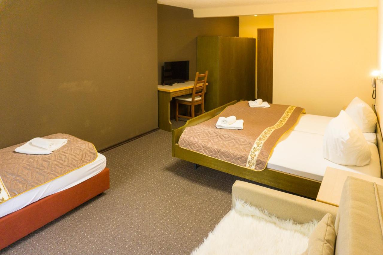 Kraehenbad Hotel Альпирсбах Экстерьер фото